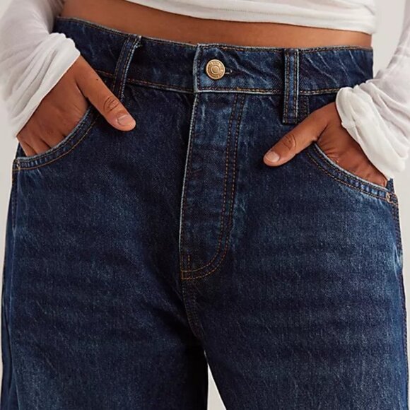 Free People We The Free Good Luck Mid-Rise Barrel Jeans Color Deep End NWT - Picture 4 of 5